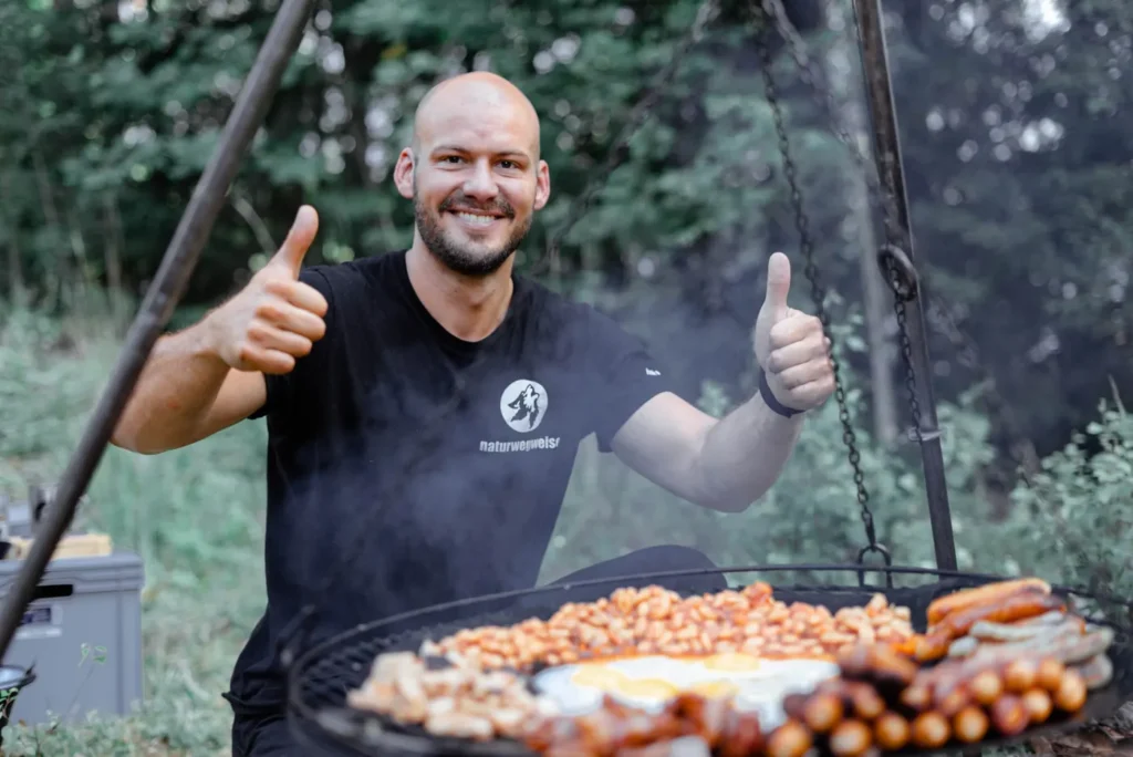 François Kröger, Gründer von Naturwegweiser, in der Wildnis Schwedens